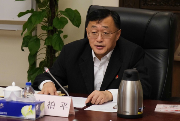 会上,市分公司党委书记李柏平,纪委书记张筱辉分别为"上海市抗击新
